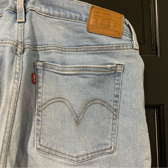 Levi's | Women's Premium Wedgie Icon Fit Light Wash Denim Jeans | Sz 32 - Picture 8 of 16